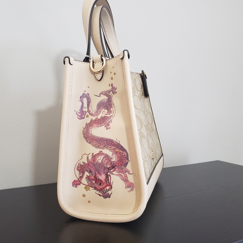 NWT! COACH NEW YEAR DRAGON CONVERTIBLE SIGNATURE DEMPSEY 22 TOTE
